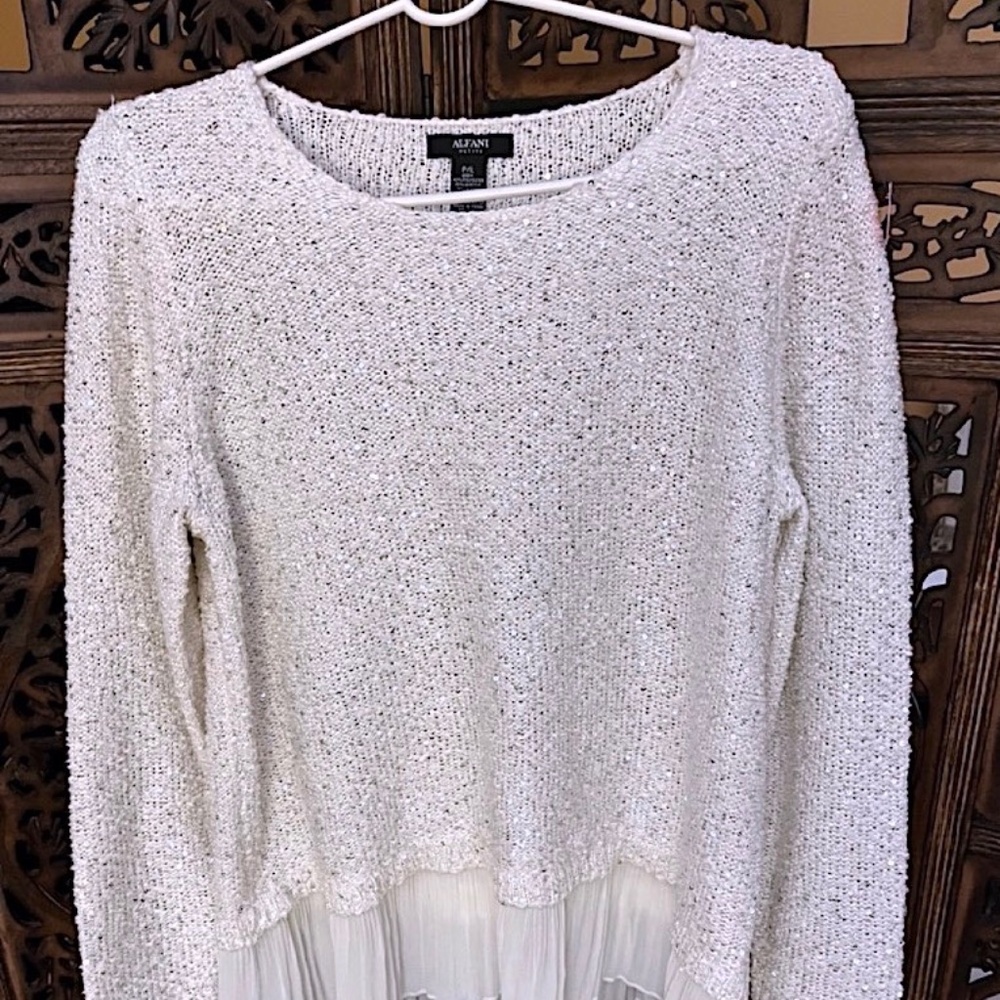 ALFANI IVORY AND SILVER LONG SLEEVE SEQUIN SWEATER PETITE LARGE P/L